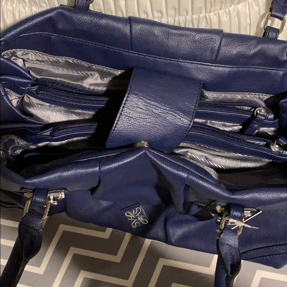 Handbag - Picture 2 of 3